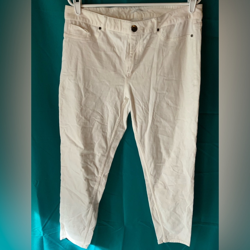 T TAHARI, Women’s Jeans. White, High Rise, 95% COTTON, 5% ELASTANE, size 14, EUC